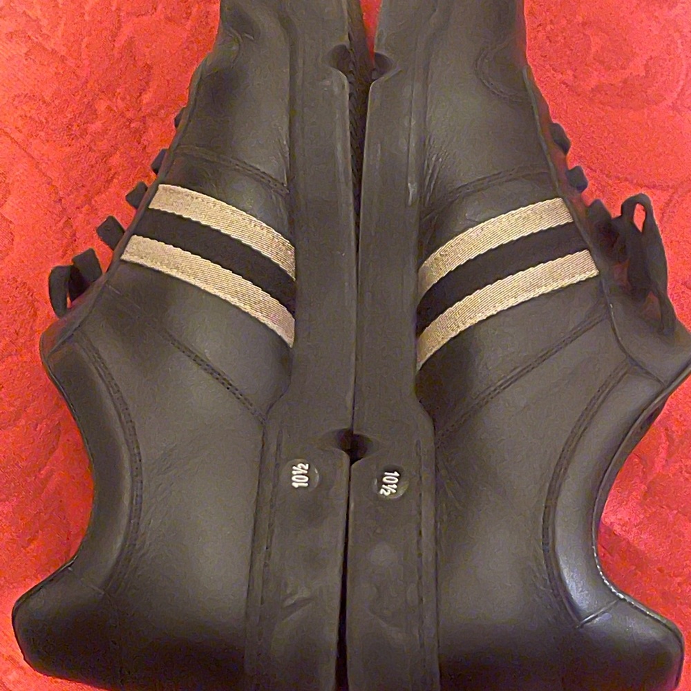 Classic GUCCI BLACK & GOLD Sneakers